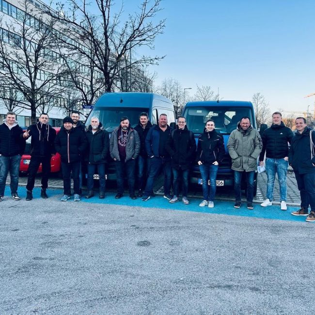 Alle zwei Jahre findet die BAU, die Weltleitmesse für Architektur, Materialien und Systeme statt. Hier kommen alle zusammen, die am Planen, Bauen und Gestalten von Gebäuden beteiligt sind: Architekten, Planer, Baubegleiter, Investoren, Industrie- und Handelsvertreter, Handwerker und viele mehr. 

Im Vordergrund stehen dieses Jahr neue Techniken, neue Materialien und neue Anwendungsmöglichkeiten, die auch in der Praxis umsetzbar sind. Mit dem gesamten Team verbringen wir einen interessanten Tag und erleben die Zukunft des Bauens hautnah.

#handwerker #bau #messe #zukunft #münchen #team #ausflug